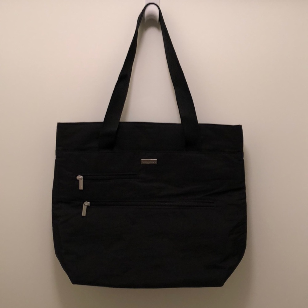 Beautiful Baggallini travel bag